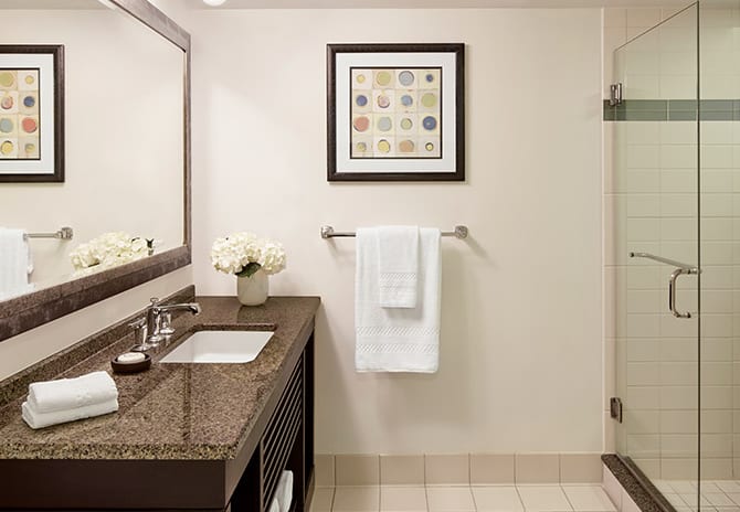 The Coral at Atlantis - One Bedroom Regal Suite Bathroom